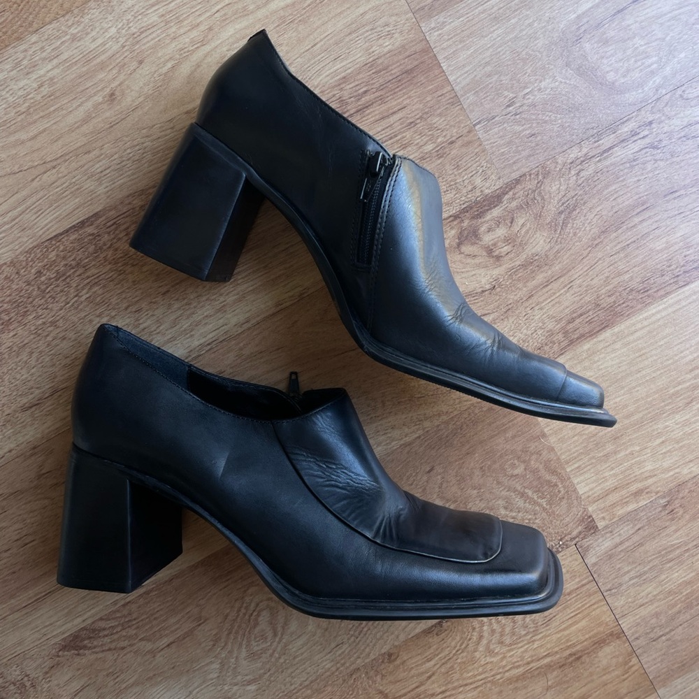 Square toe loafer mule